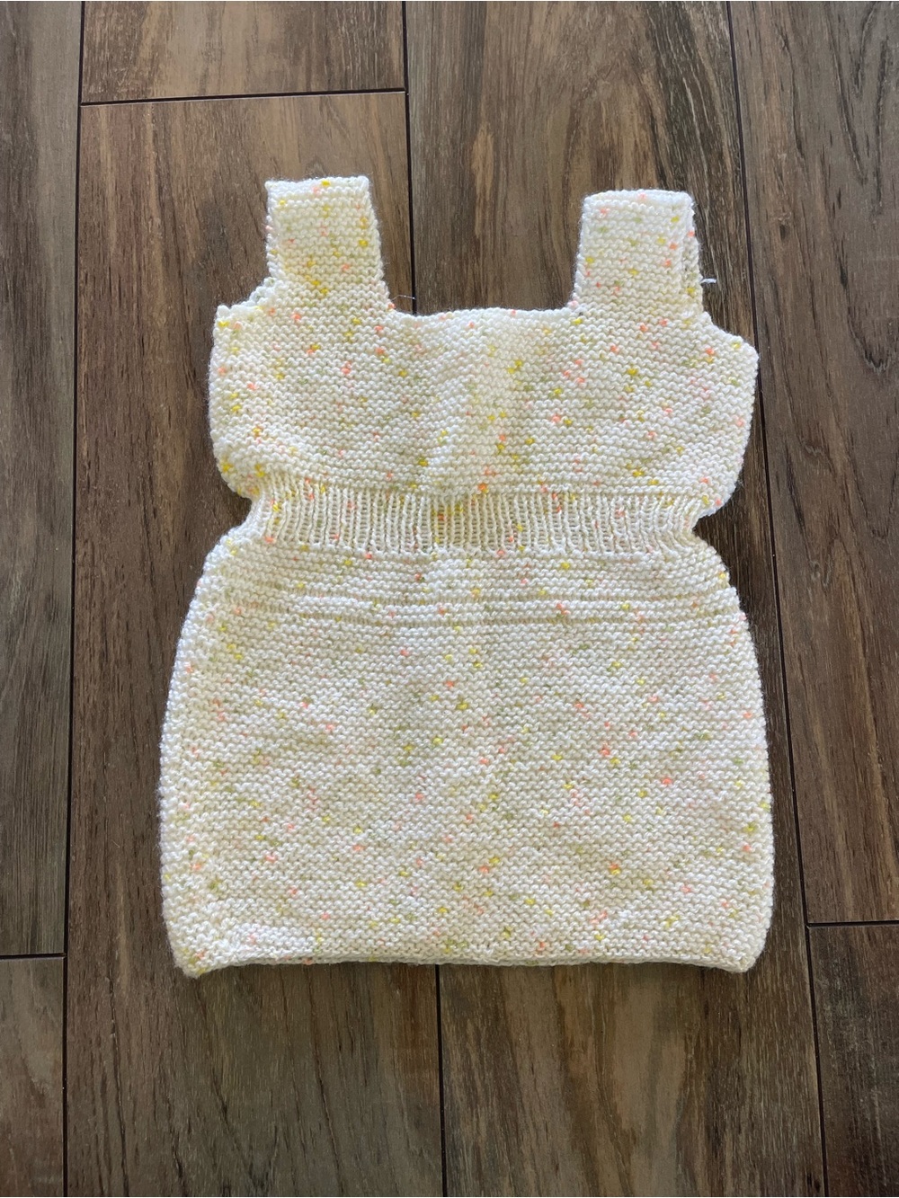 Hand-Knitted Speckled Baby girls Dress size 6-12 months New never worn